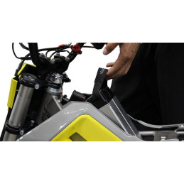 Elektrisches Dirtbike für Fahrer von 8 bis etwa 14 Jahren. Der Foxboy REV2 PRO